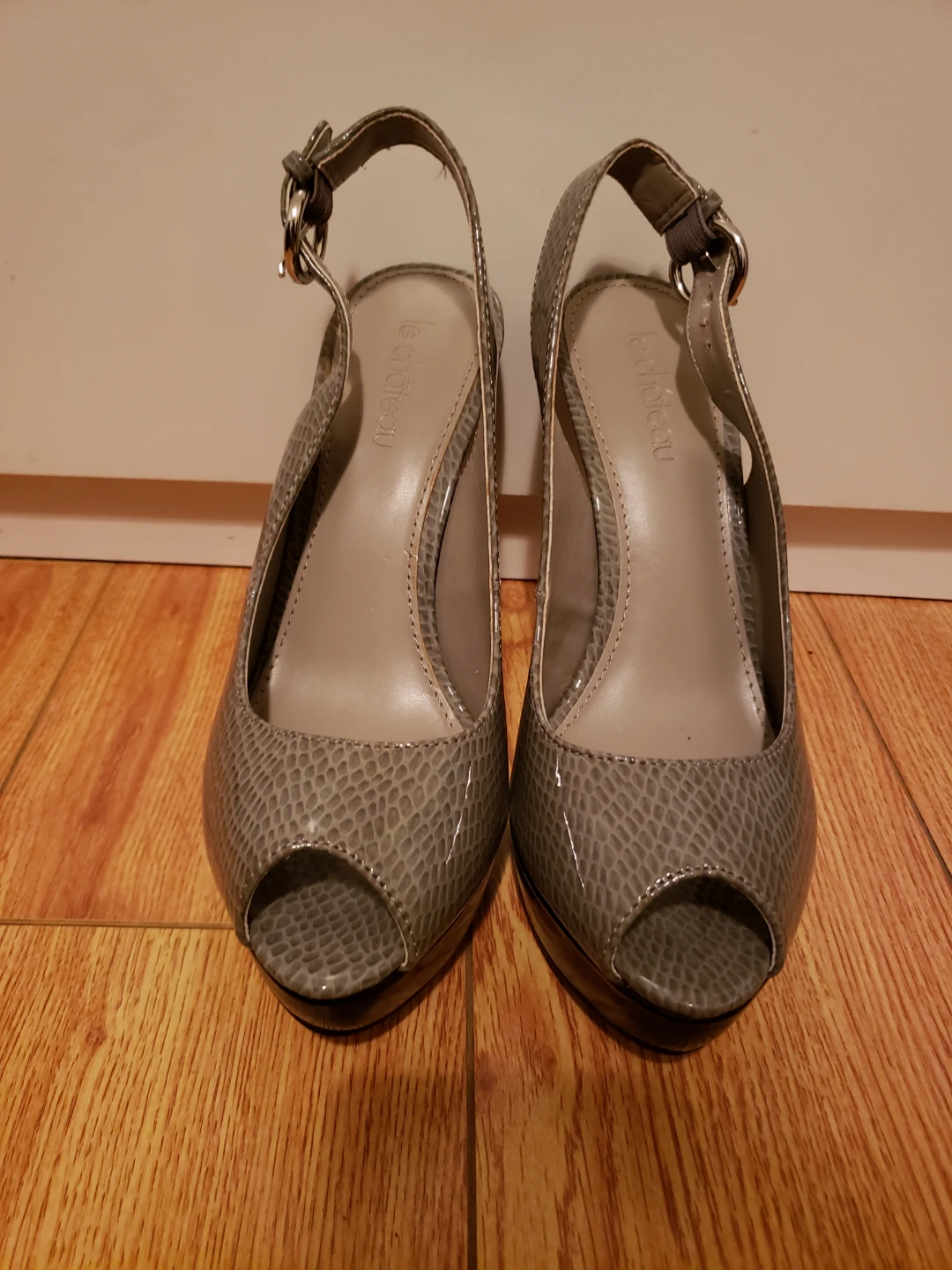 Le Château Grey Snake Print Peep-Toe Heels.size 7