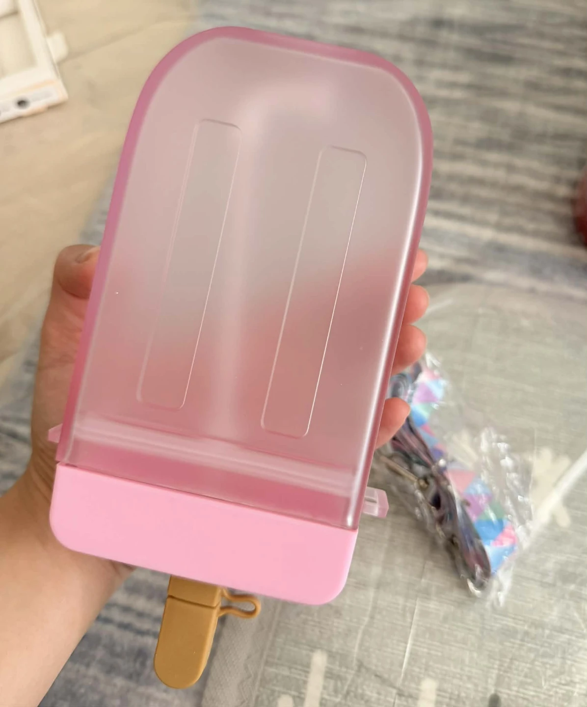 Popsicle Shaped Water Bottle with Strap - Pink 🧡