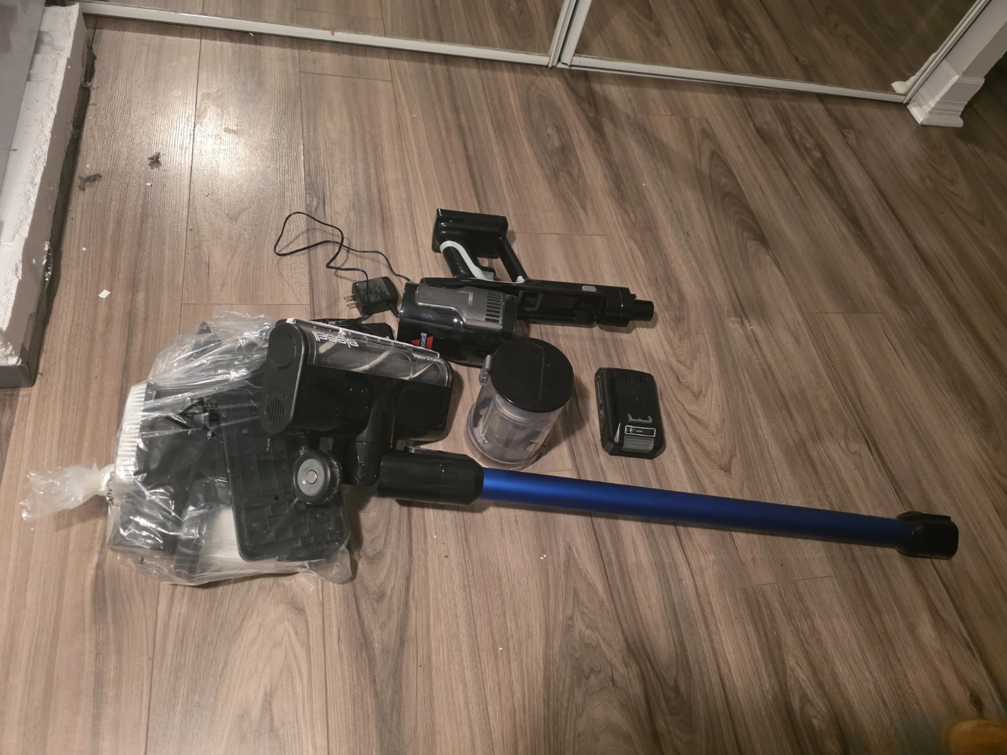 Bissell PowerClean XR Cordless Stick Vacuum - photo 2