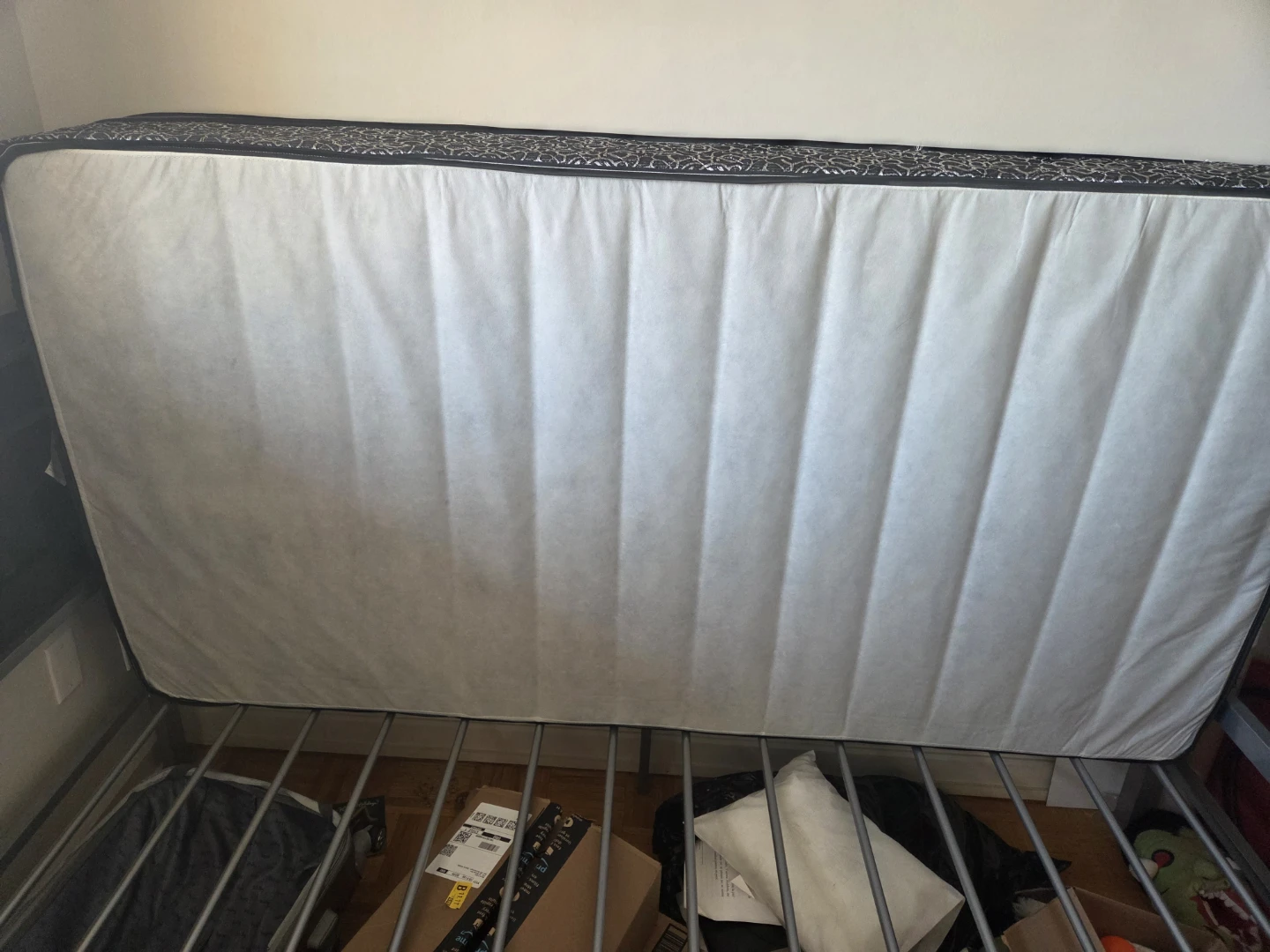 Twin bed frame and mattress - photo 4