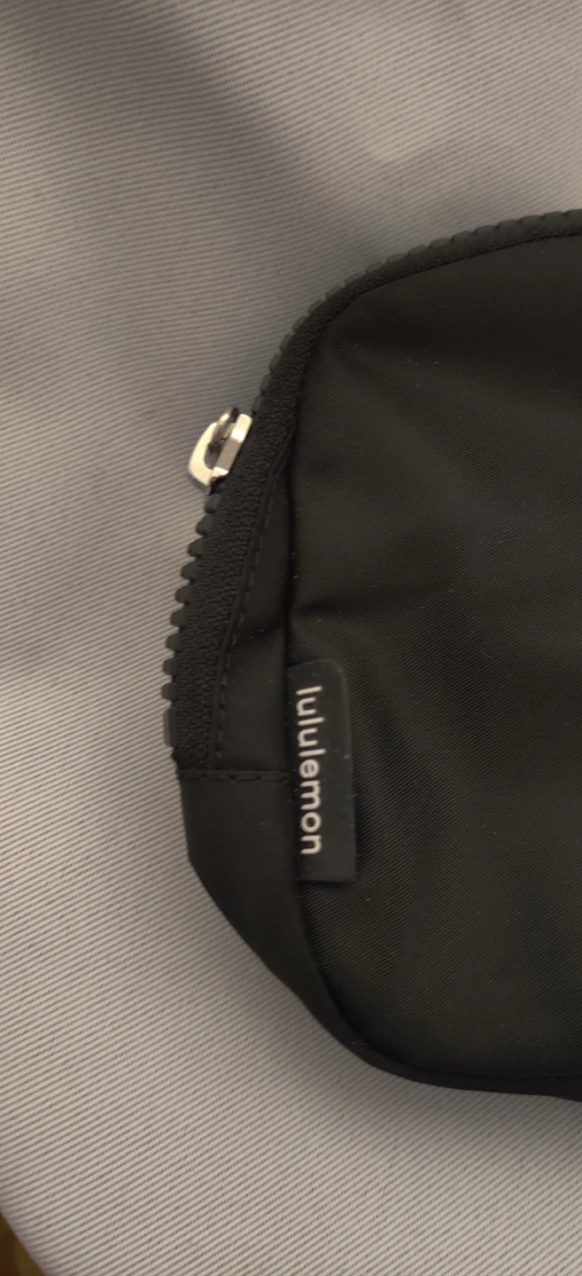 Lululemon Everywhere Belt Bag - photo 3