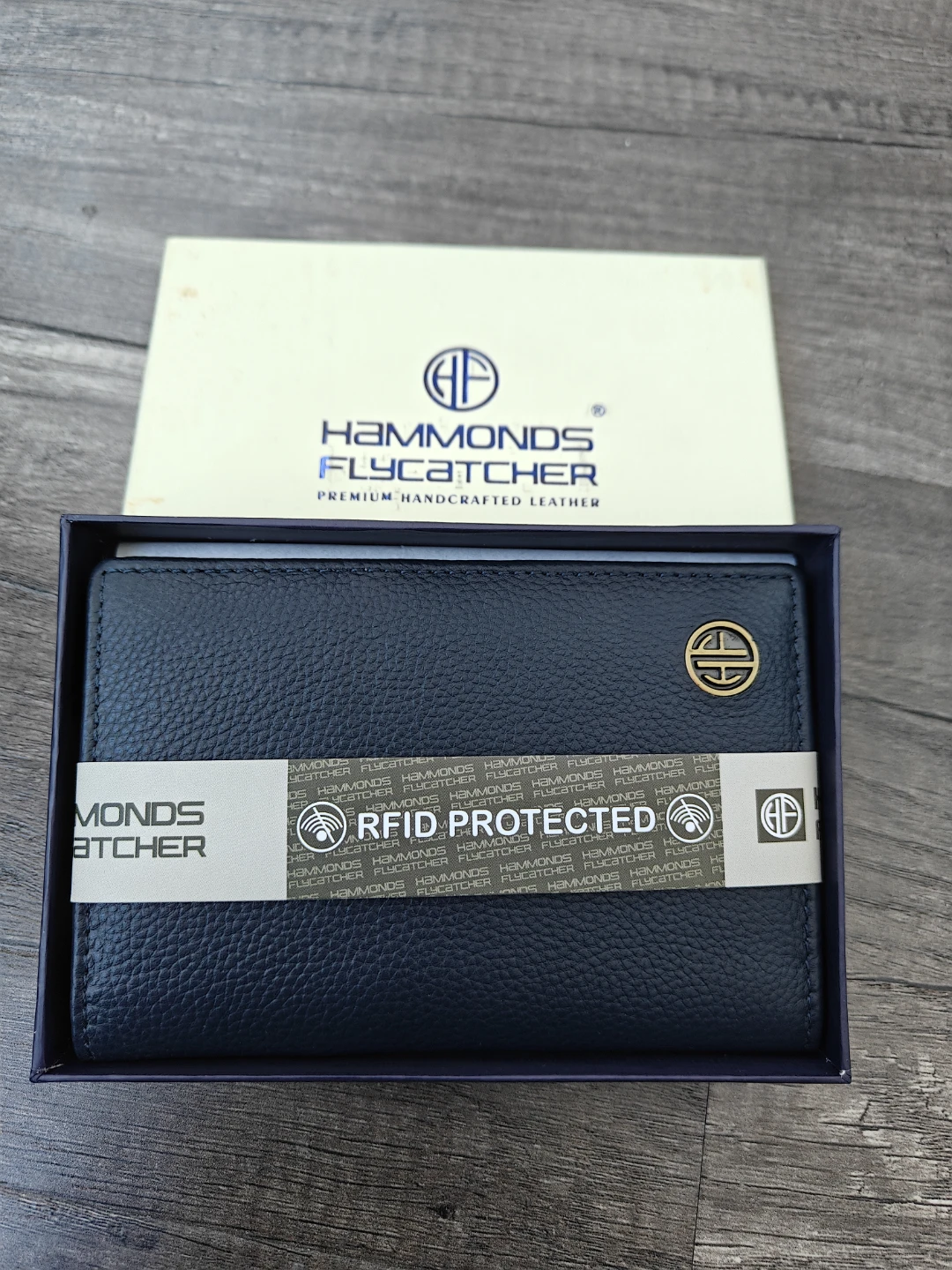 Premium Handcrafted Leather passport holder - photo 2