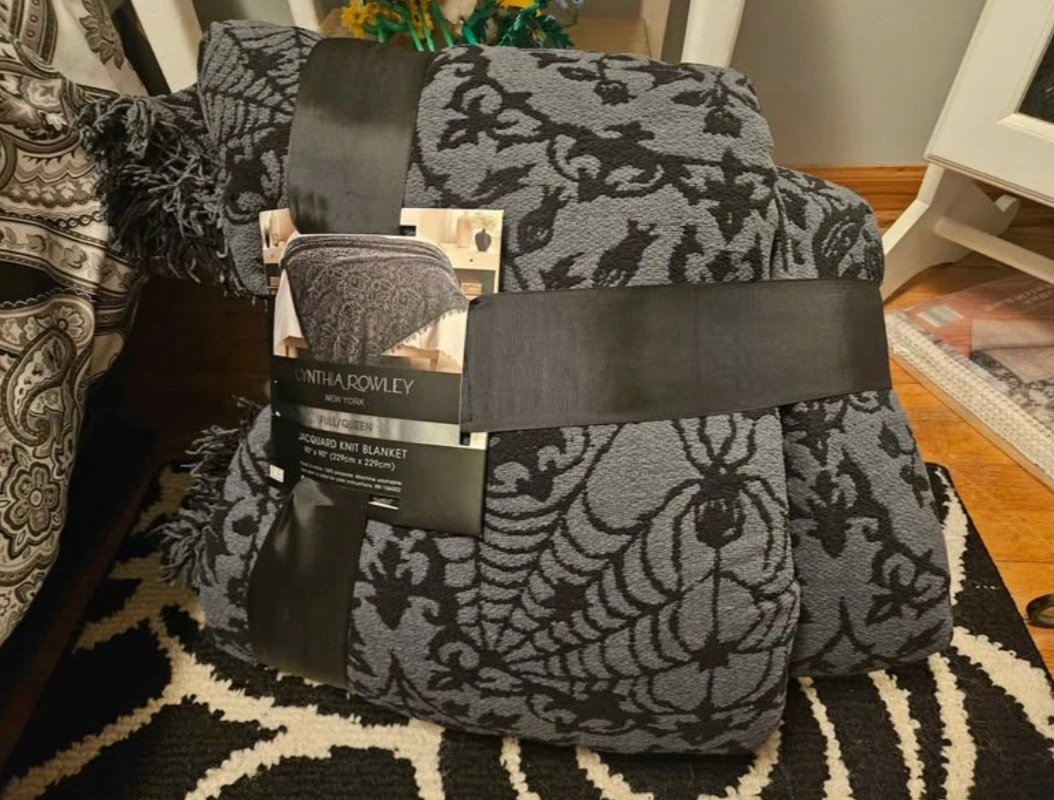 Cynthia Rowley Halloween Blanket TJMaxx - photo 2