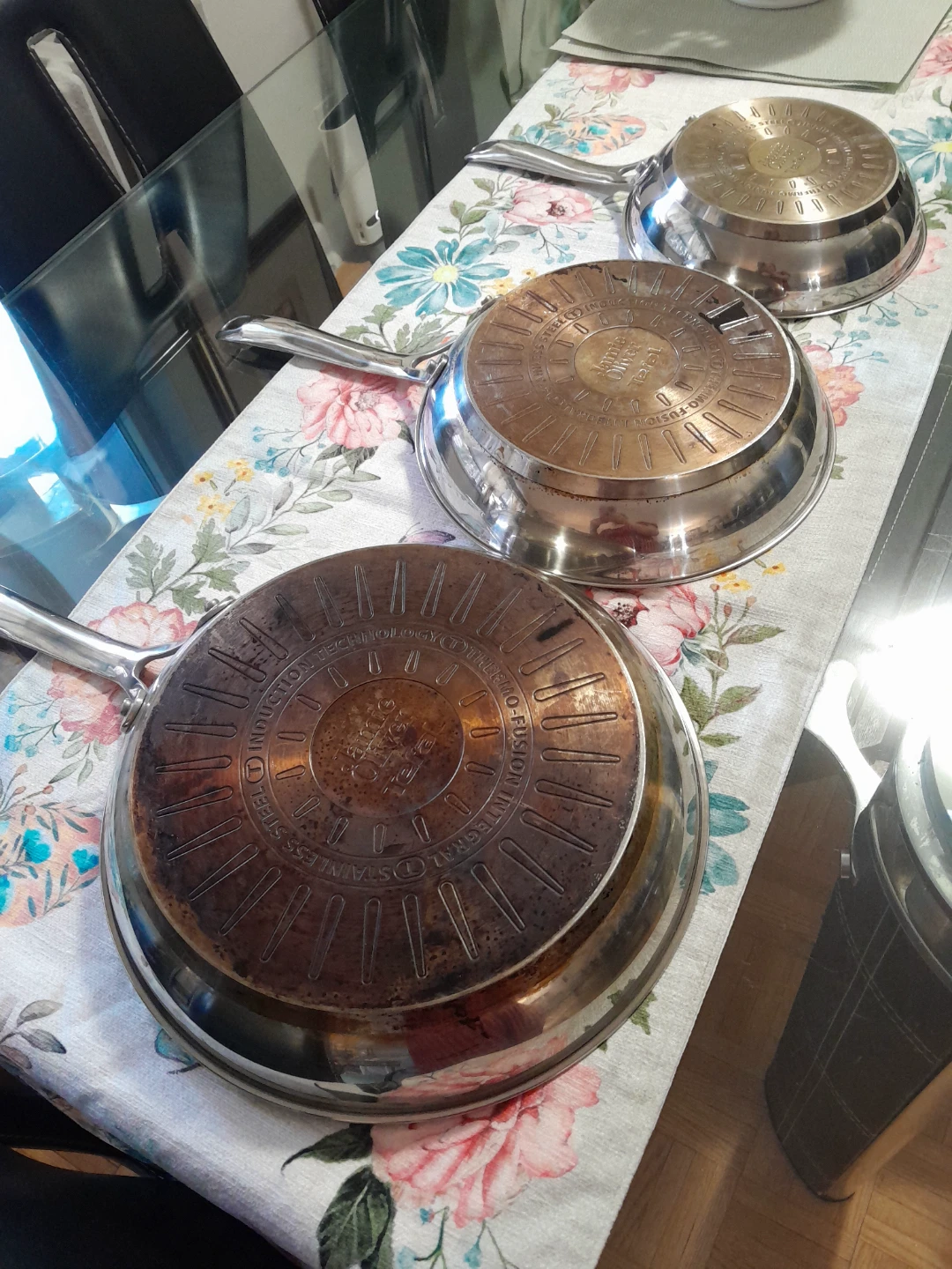 Chef Jamie Oliver's cookware - photo 2