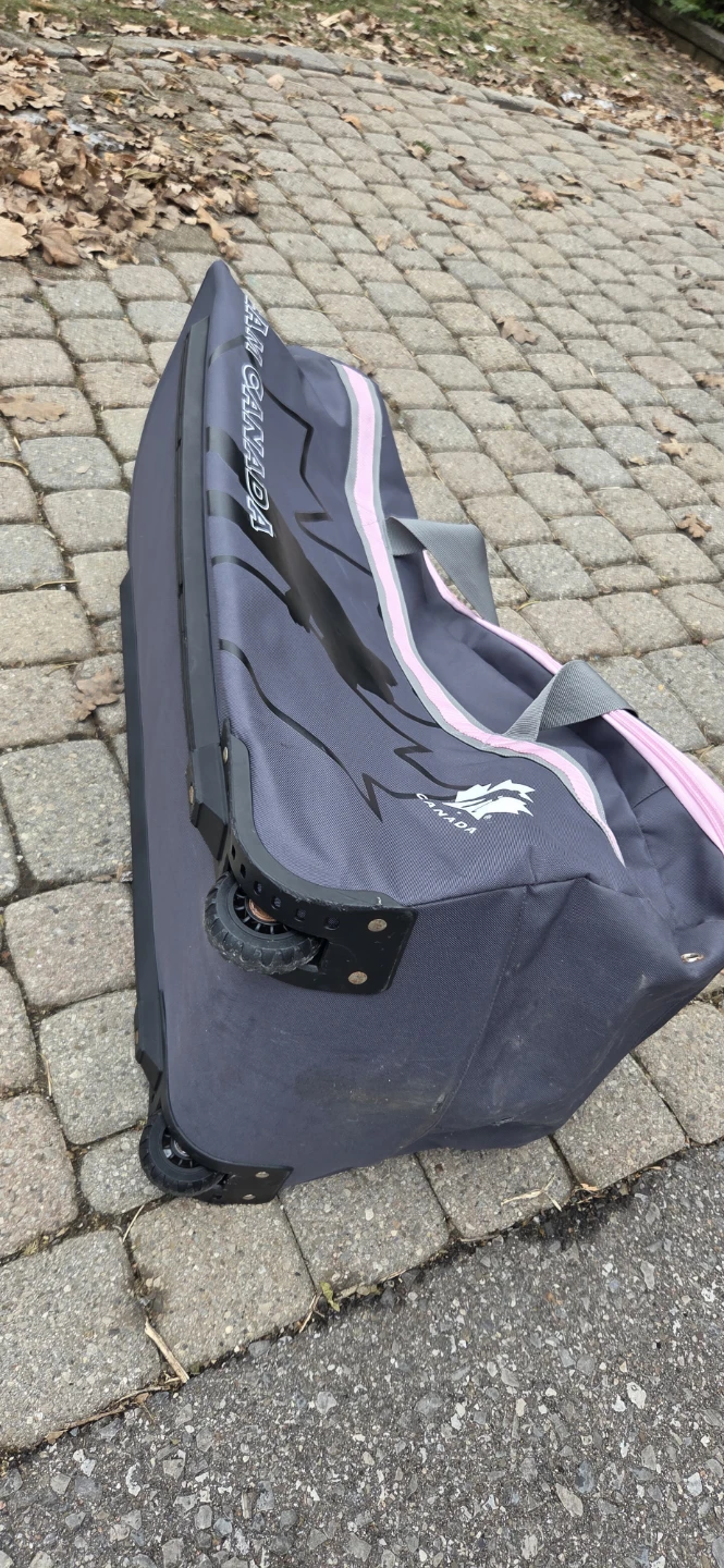 Team Canada Rolling Duffel Bag - photo 3