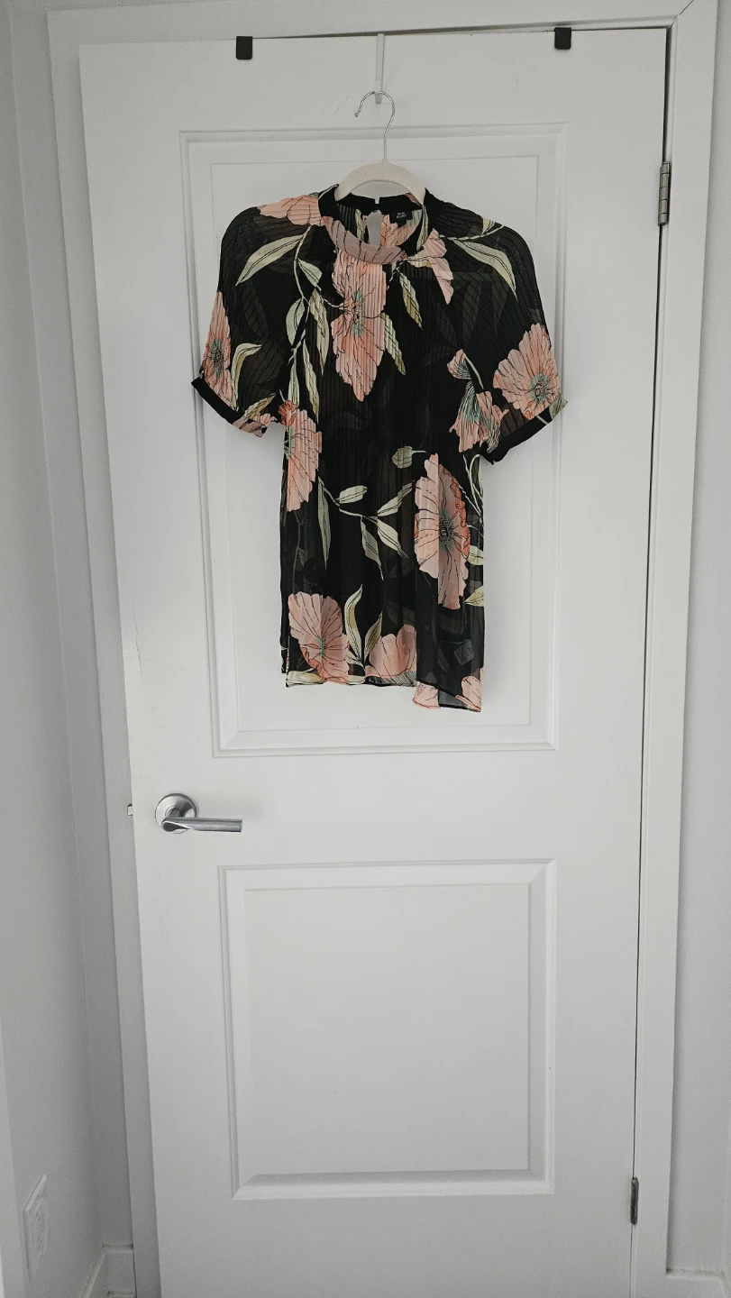 River Island Black Floral Pleated Top Canada Size 6 (UK Size 10)