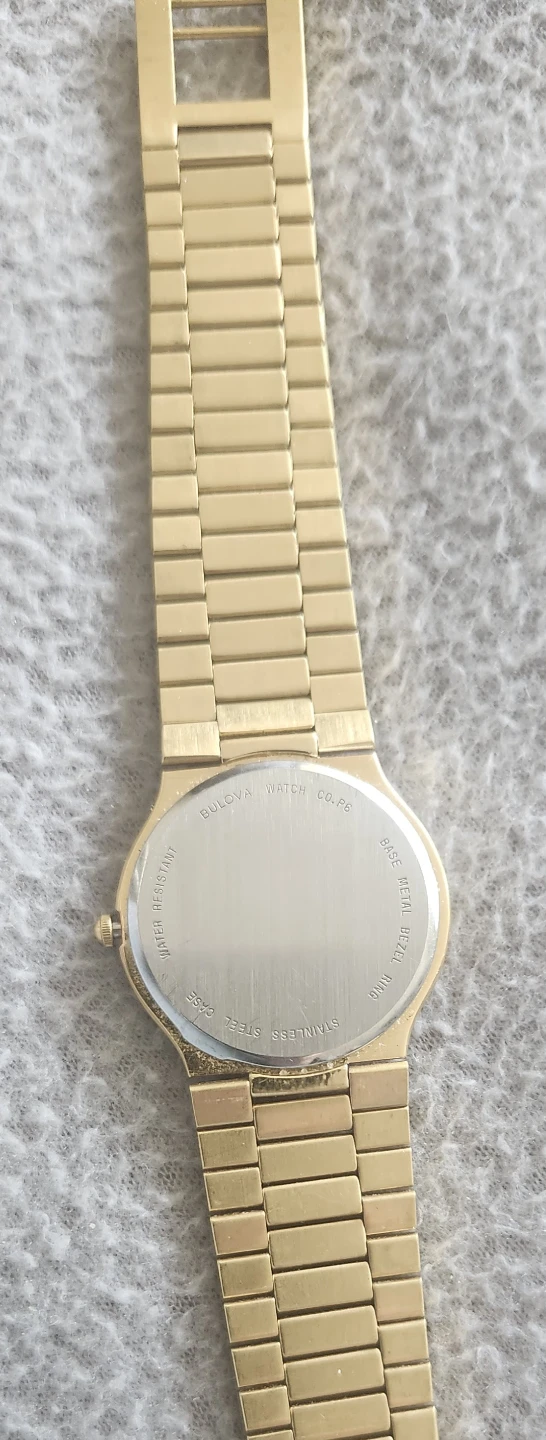 Bulova Quartz Gold Tone Watch - photo 3