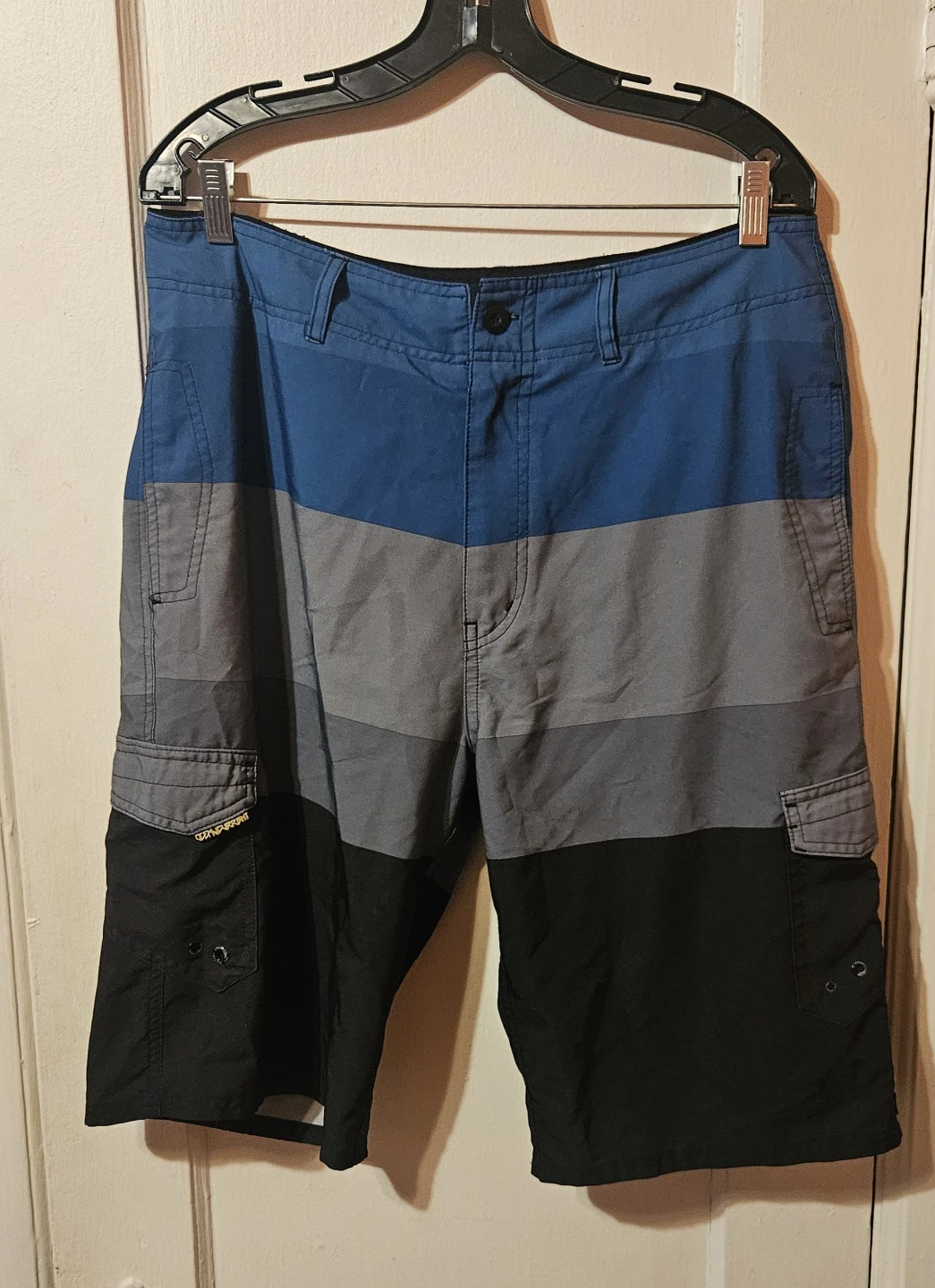 Men's cargo shorts