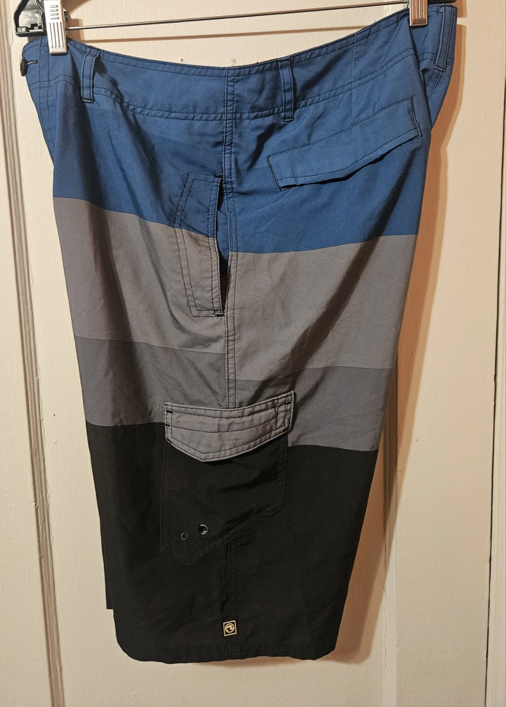 Men's cargo shorts - photo 3