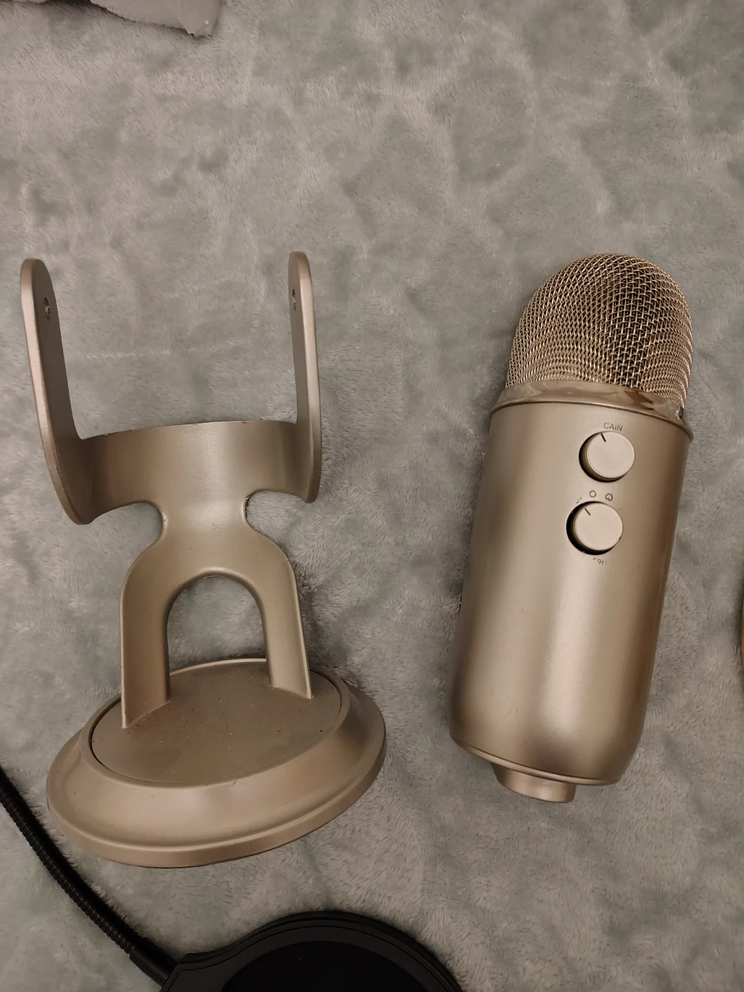 Blue Yeti Microphone with Boom Arm and Pop Filter - photo 2