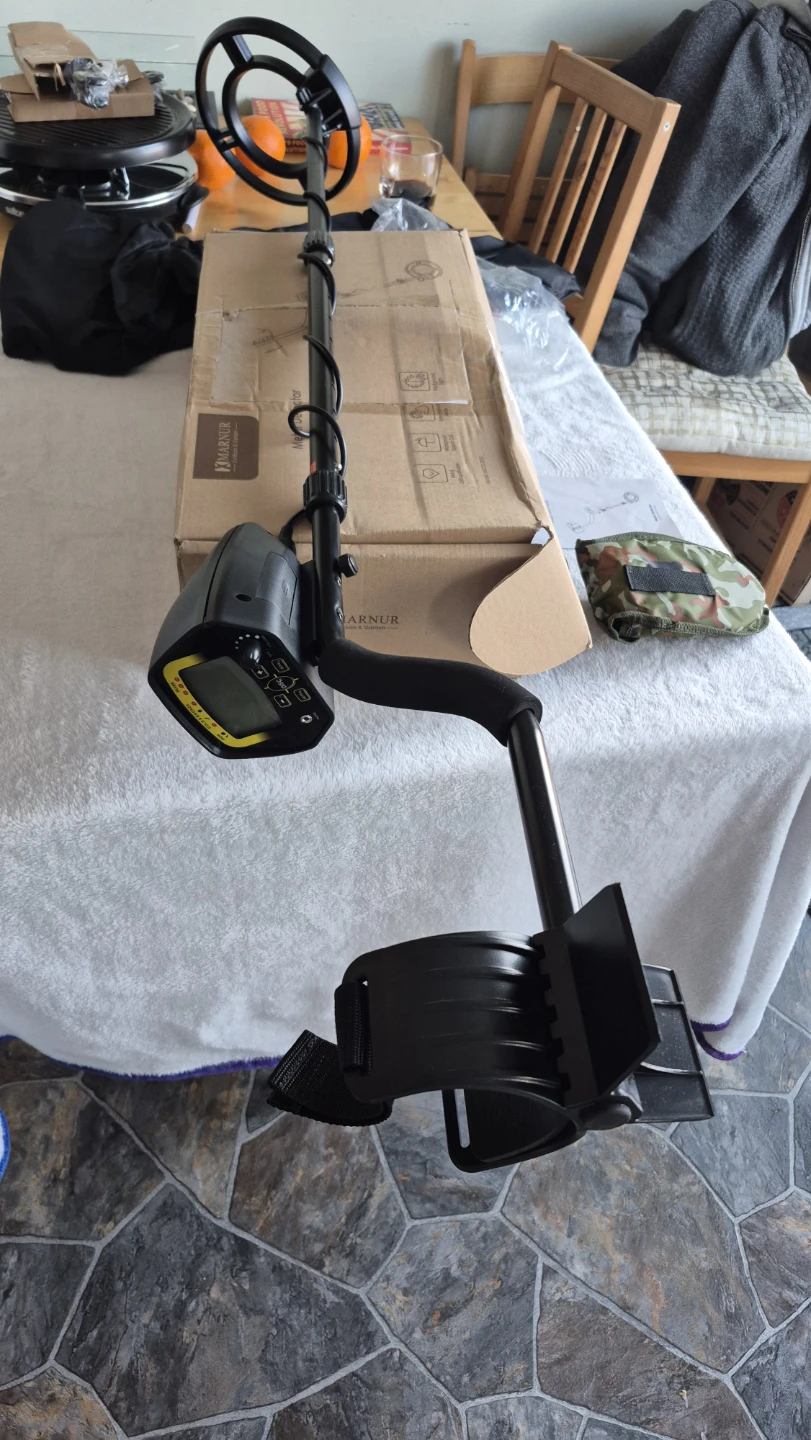 New, MD-3030 Portable Metal Detector - photo 3