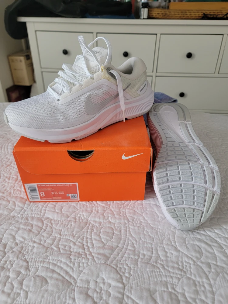 Nike Air Zoom Structure 24 Women's Running Shoes