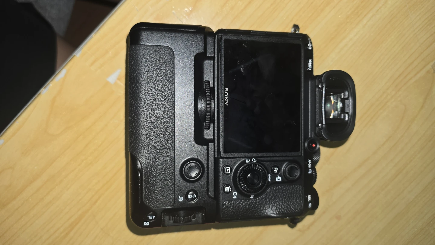 Sony Alpha a7 III Mirrorless Digital Camera with Grip - photo 4