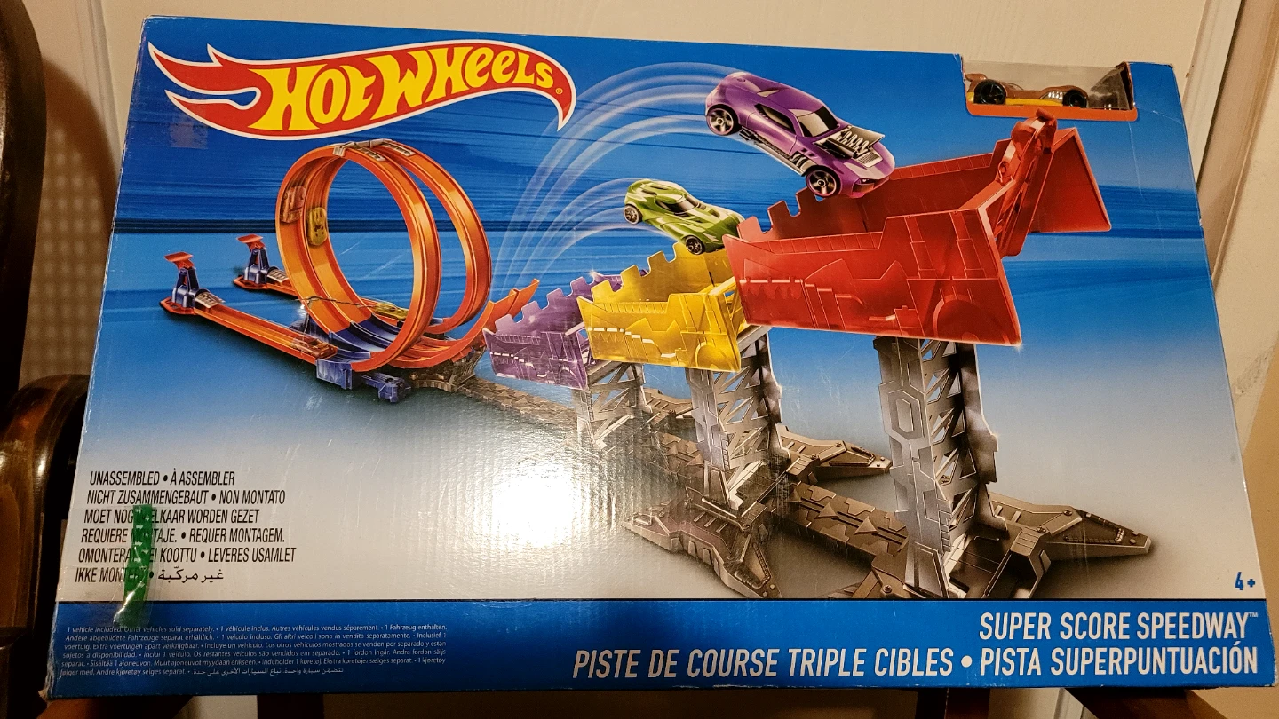 LIKE NEW Hot Wheels Super Score Speedway