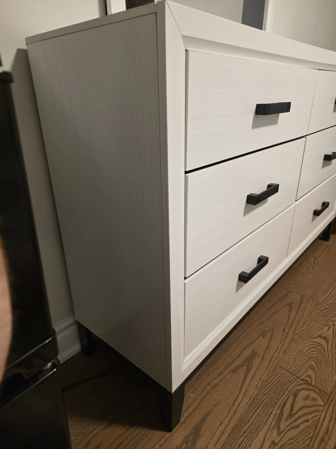 White 6-Drawer Dresser