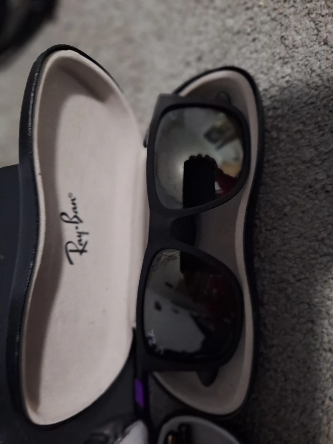Ray-Ban Sunglasses with Case - photo 3
