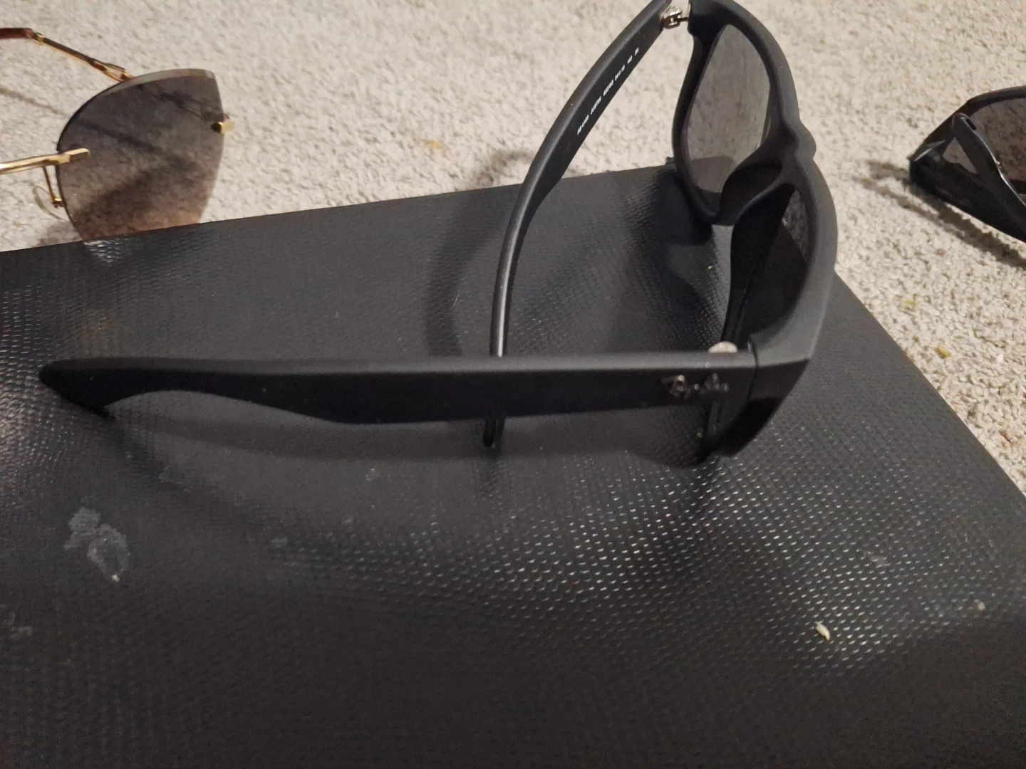 Ray-Ban Sunglasses with Case - photo 4