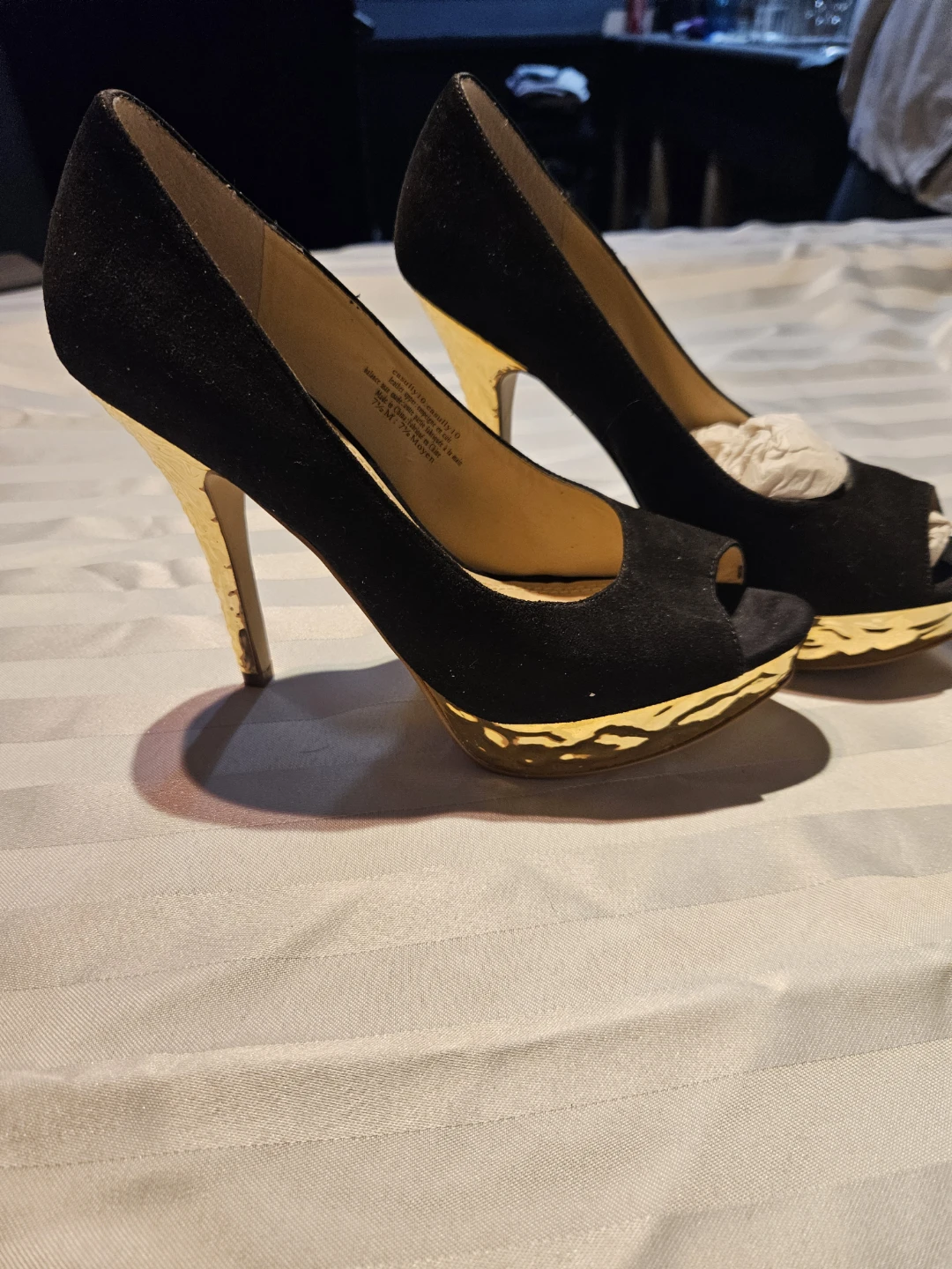 Enzo Angiolini Black Peep-Toe Heels with Gold Accent - Size 7.5M - photo 4