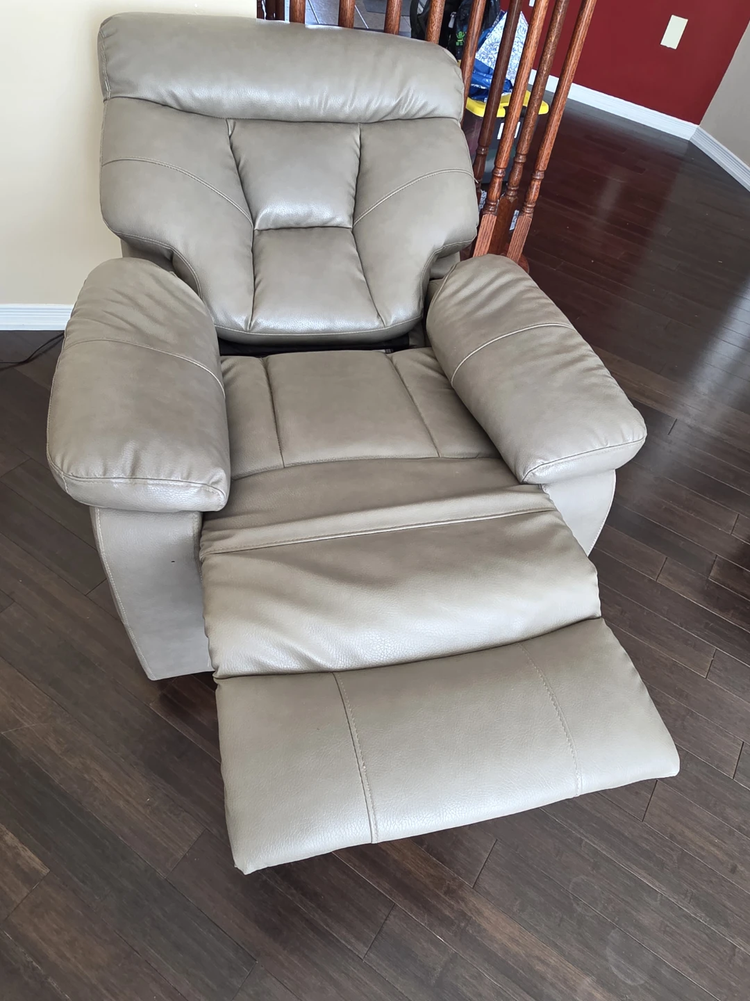 Comfortable 3+1 Seater Power Reclining Sofa with Cup Holders