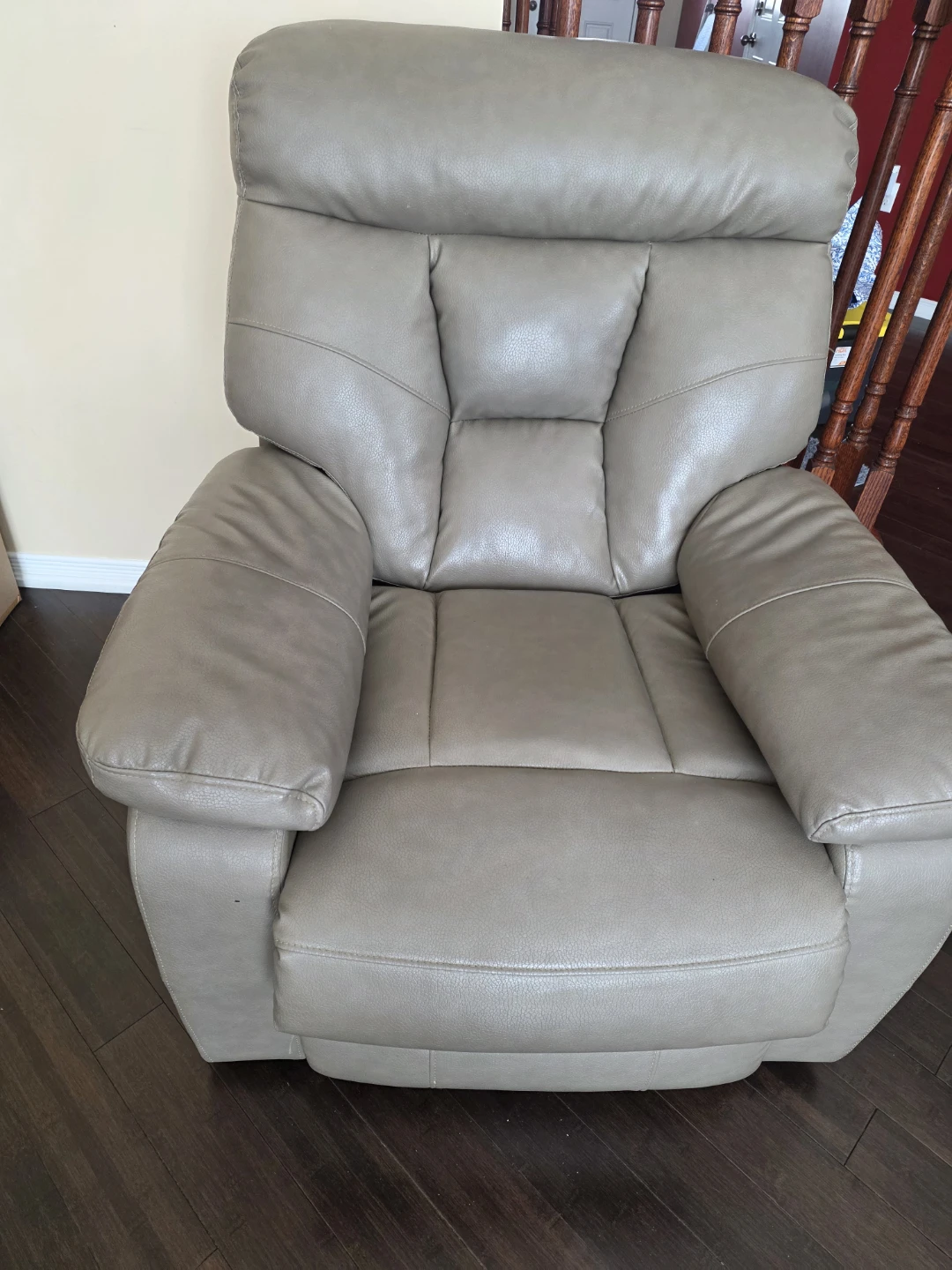 Comfortable 3+1 Seater Power Reclining Sofa with Cup Holders - photo 2