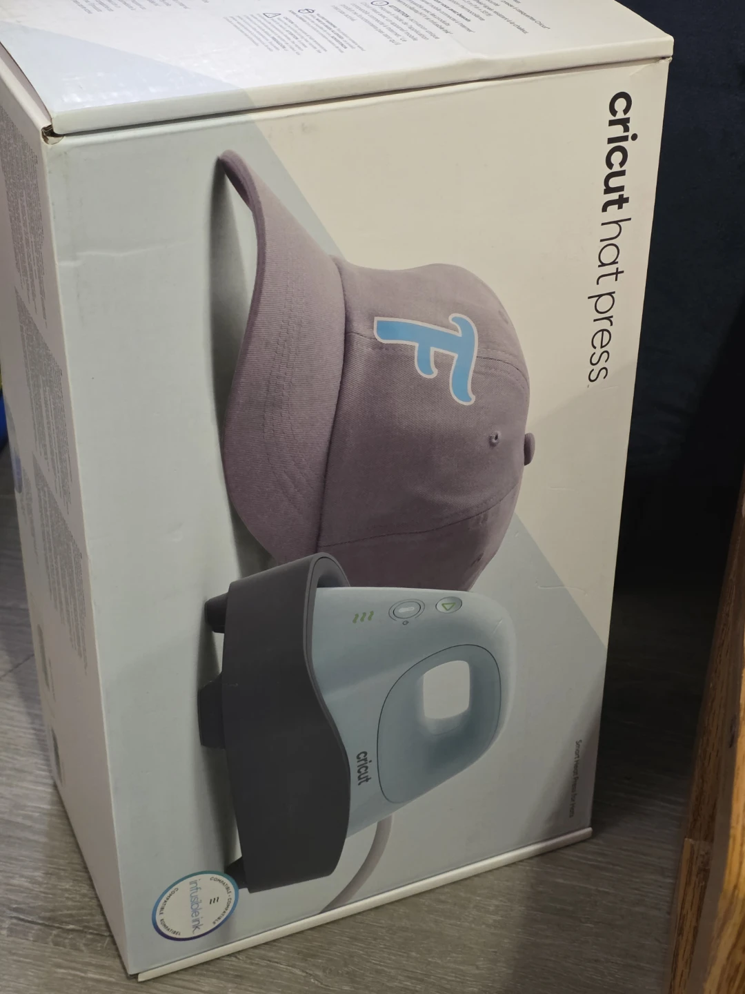 Cricut Hat Press with Vinyl and Transfer Supplies - photo 3