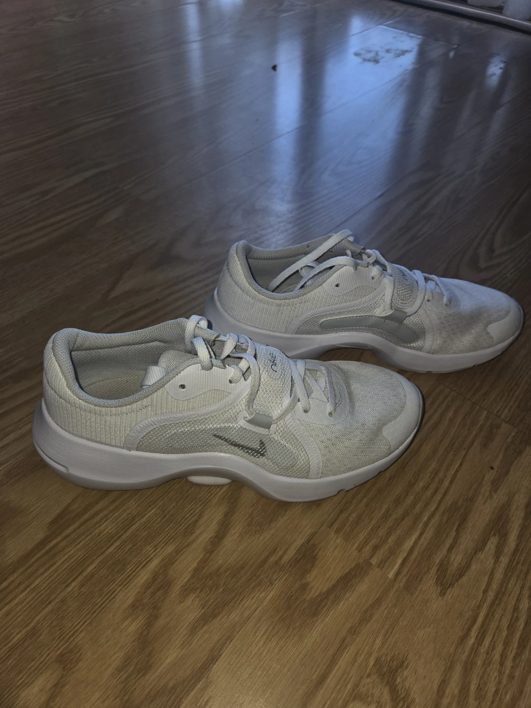 Nike DV3975-10X Women's White Training Shoes Size 8