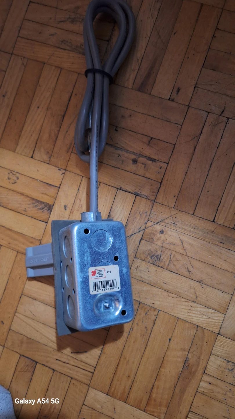 Leviton 2-Outlet Weatherproof In-Use Cover with GFCI Protection - photo 2