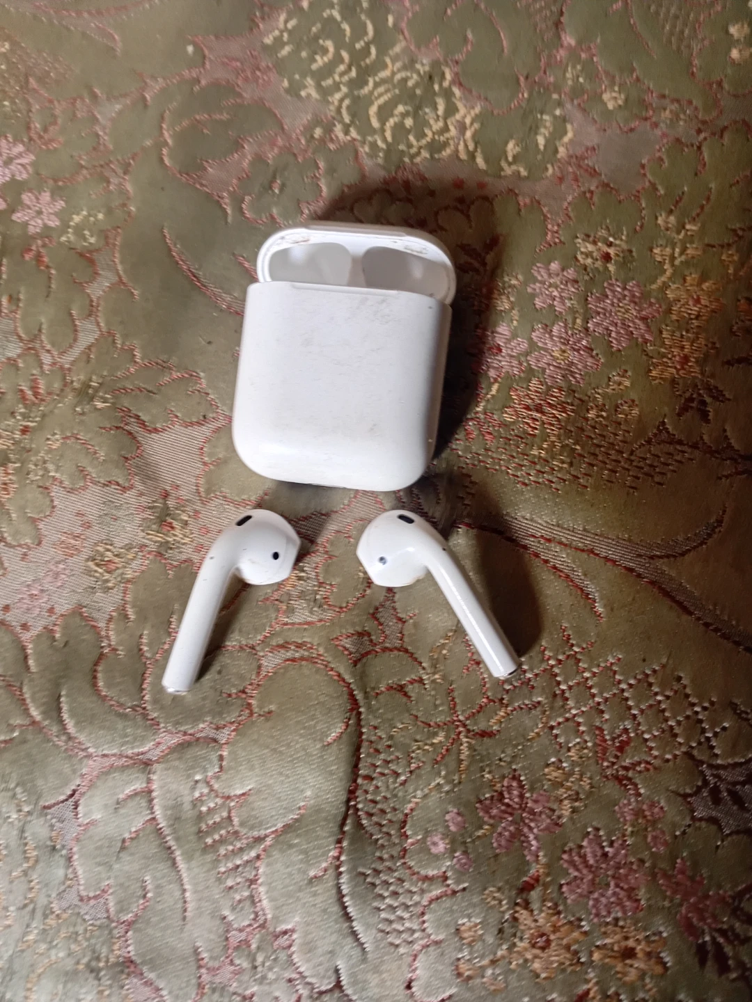Apple ear buds 2nd generstion