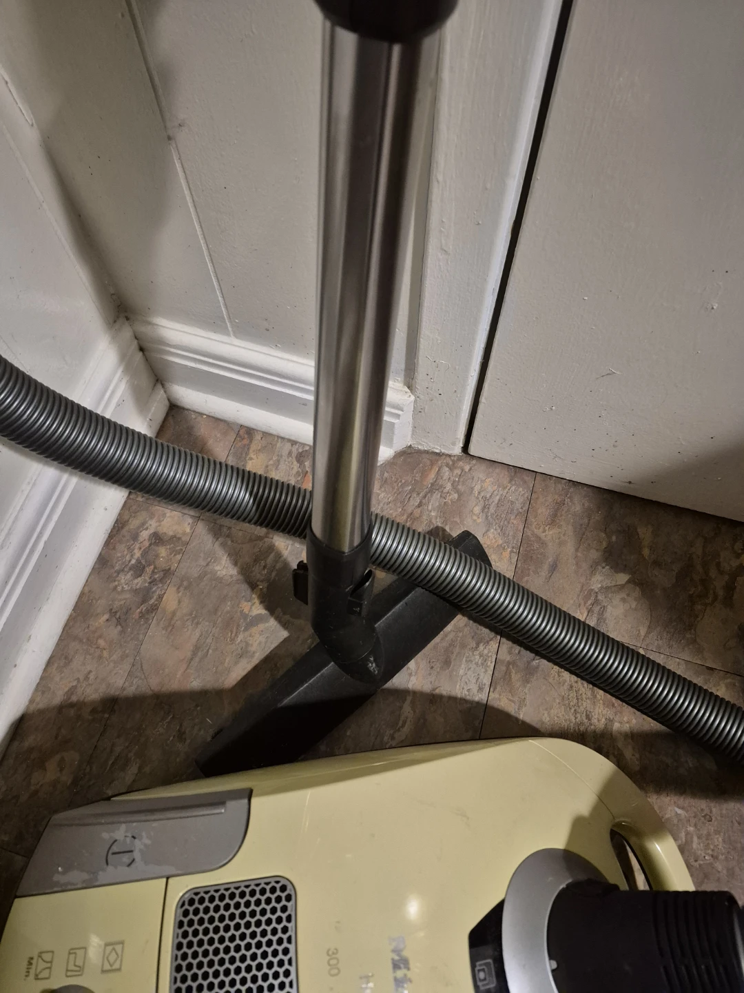 Miele Hera Vacuum Cleaner - 1200W - photo 4
