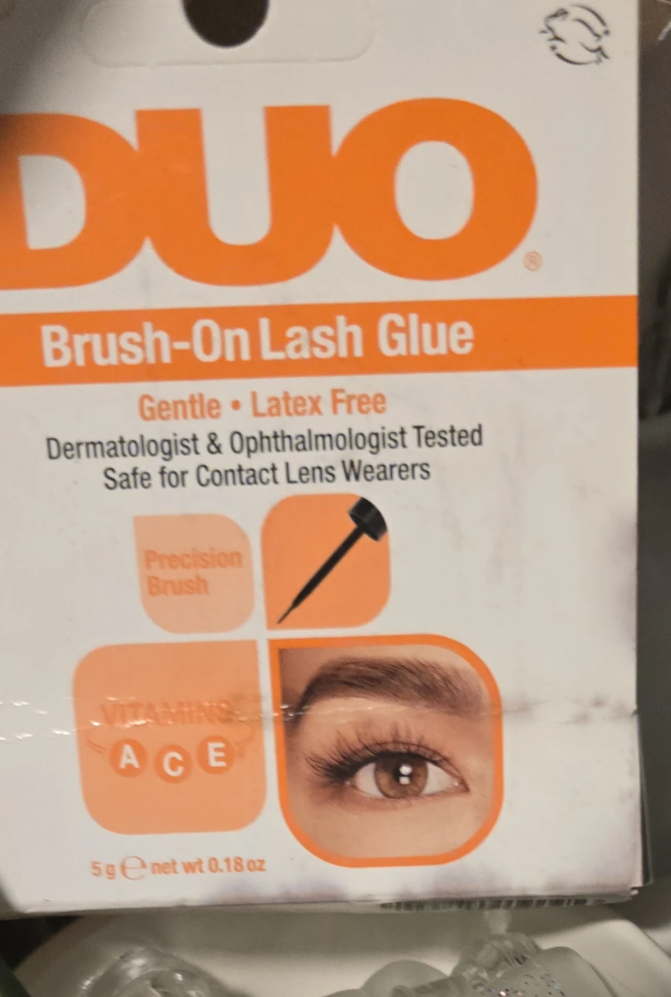 DUO Brush-On Lash Glue - Dark Eyeliner Effect