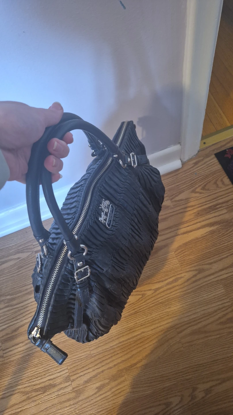 Vintage Coach Madison Satchel – Silver Hardware - photo 3