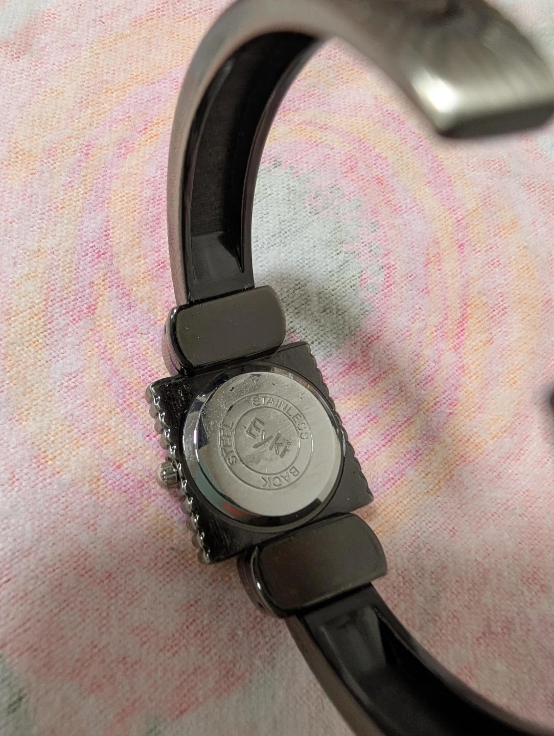 Eyki Women's Quartz Bangle Watch - photo 3