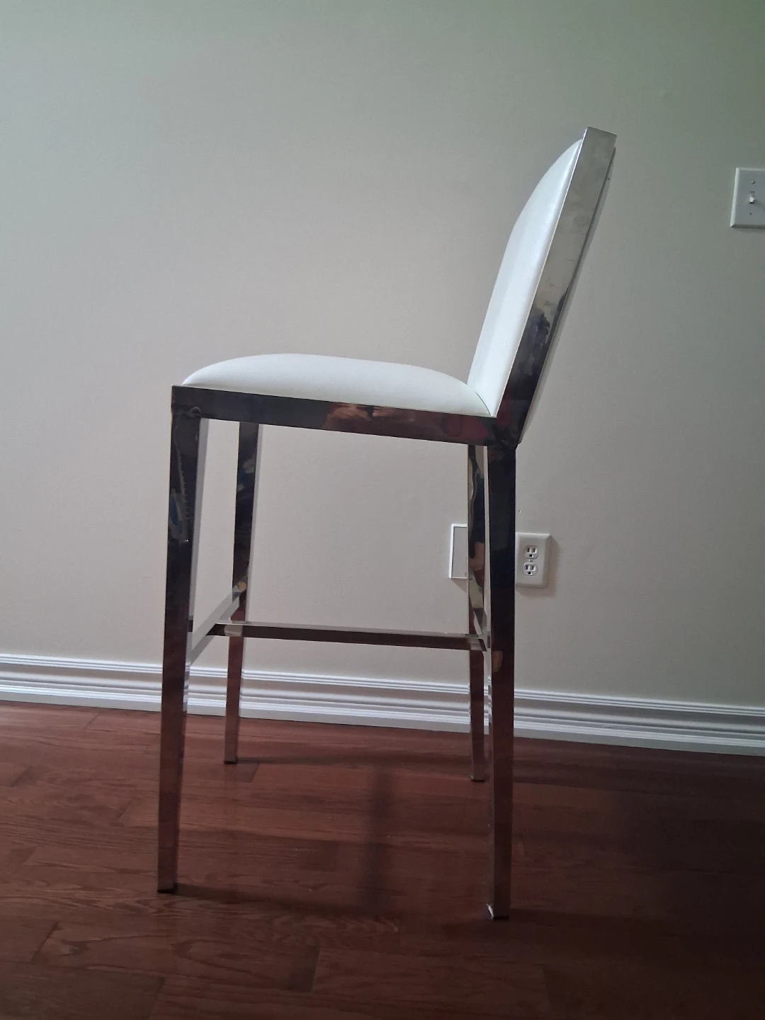 2 White Leather Bar Stools with Chrome Frame - photo 3