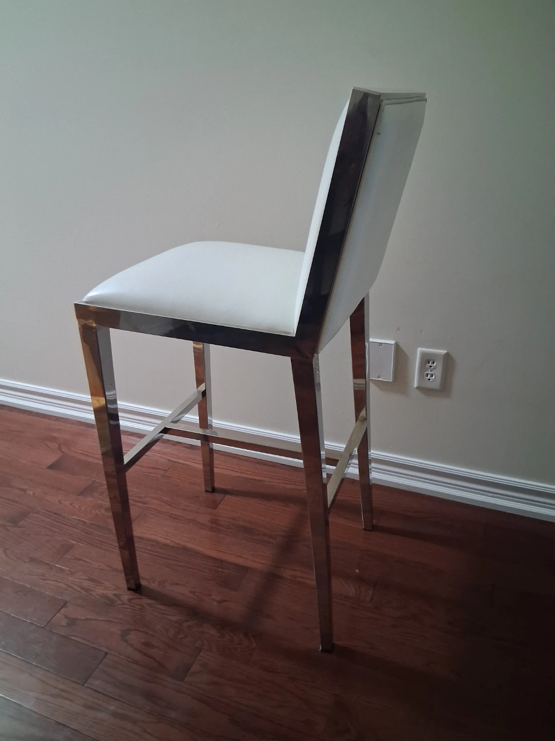 2 White Leather Bar Stools with Chrome Frame - photo 4