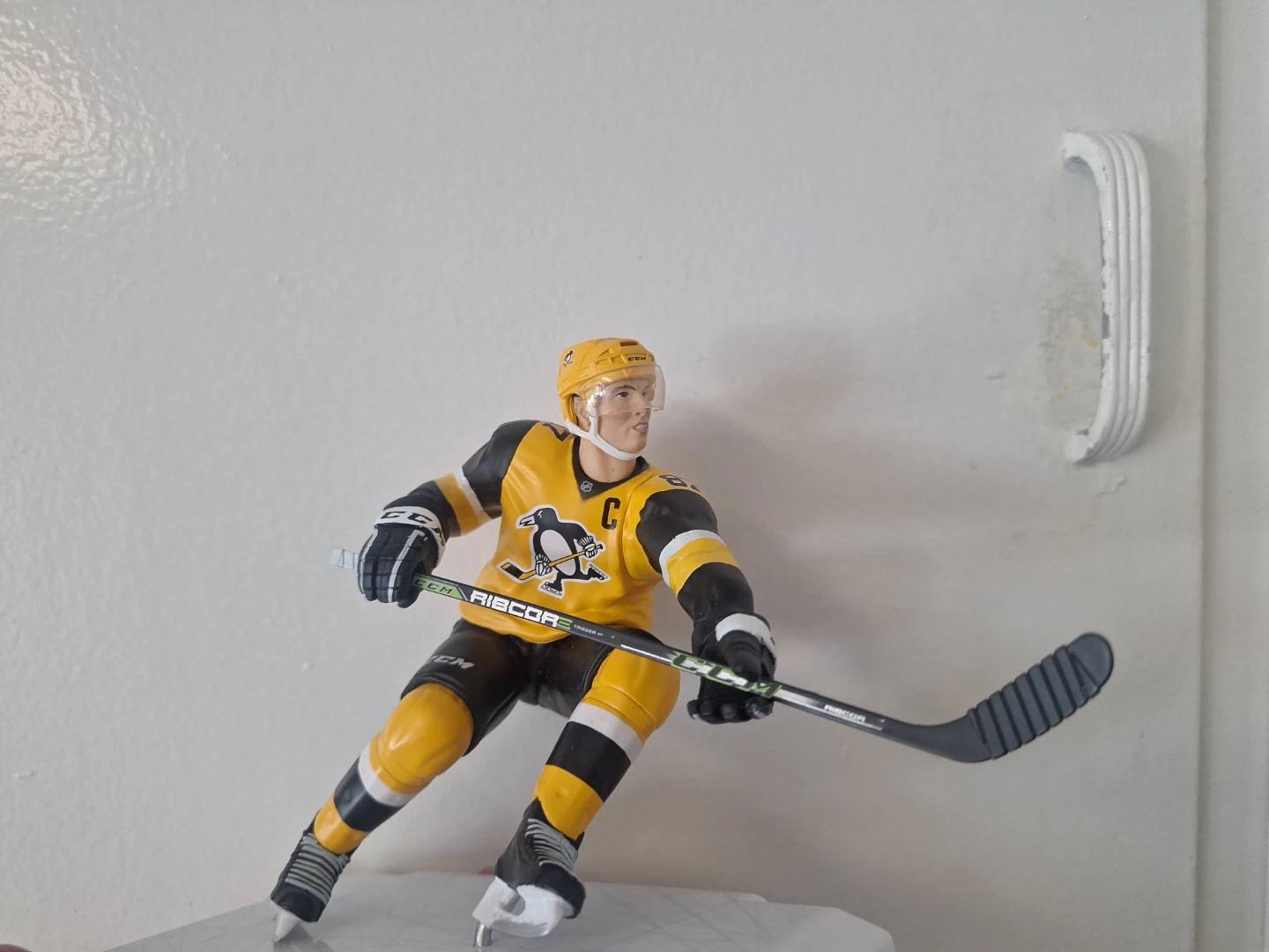 Sidney Crosby 87 Hockey Figure - photo 3