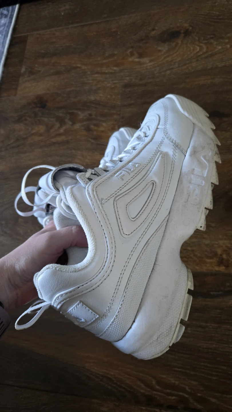 White Fila Disruptor II Sneakers - Size 8 US / 39 EUR - photo 4