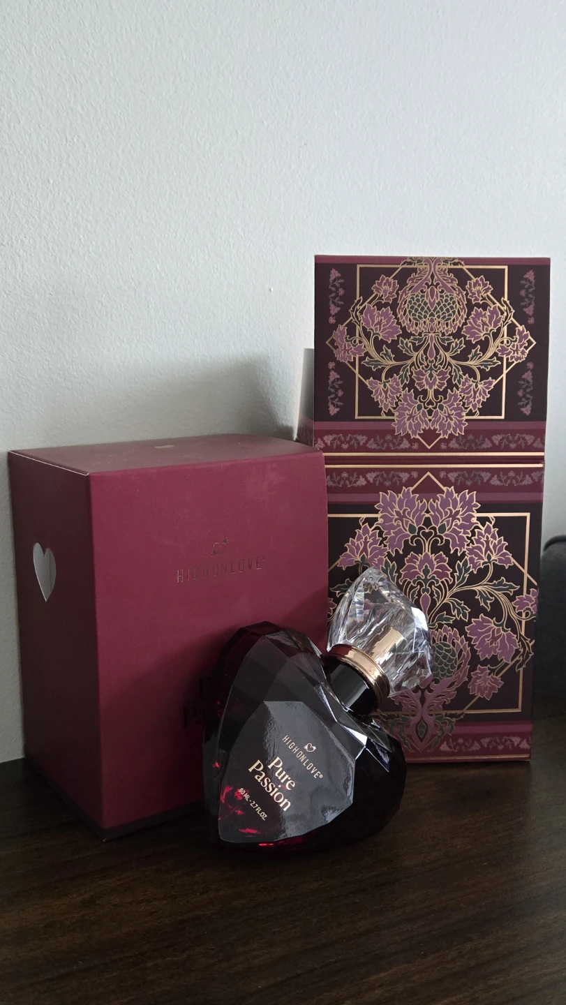 HIGHONLOVE Pure Passion Eau de Parfum 80 ml / 2.7 FL.OZ.
