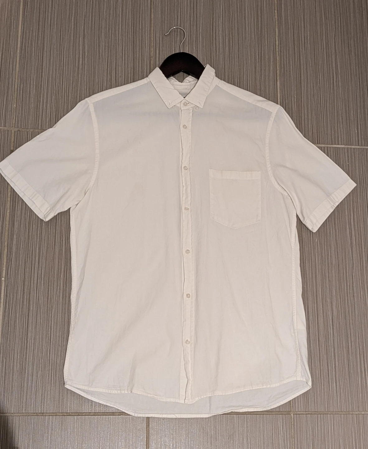 White Cotton Short Sleeve Button-Up Shirt - Men's Medium