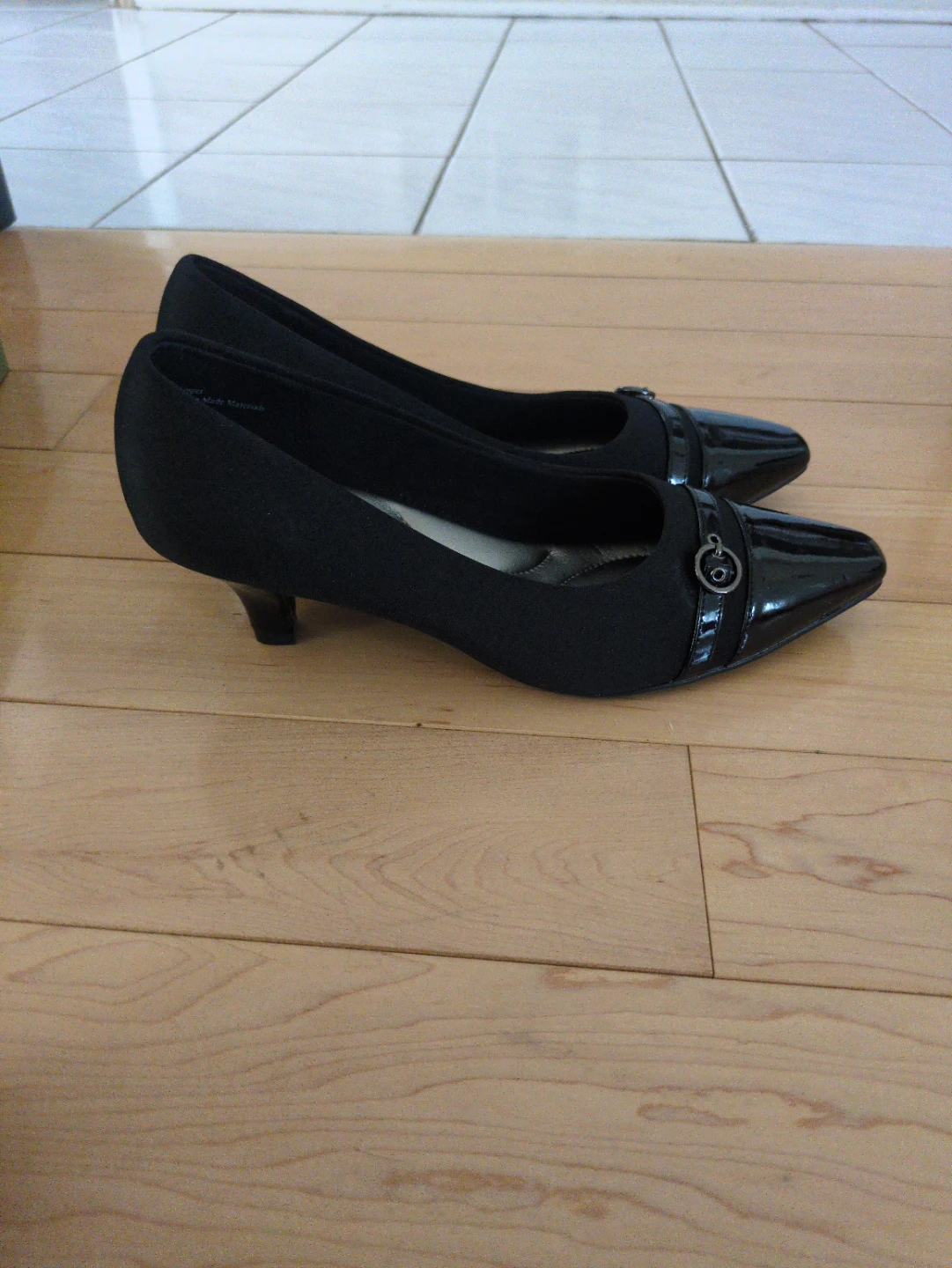 Kelly & Katie Women's Black Faux Patent Leather Pumps - photo 2
