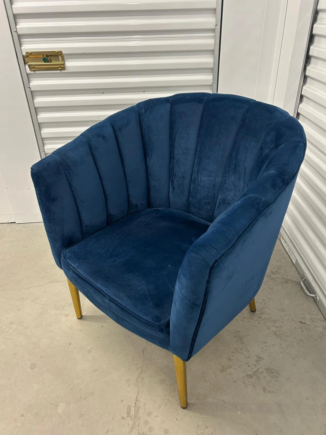 Navy Blue Velvet Armchair with Gold Legs - photo 3