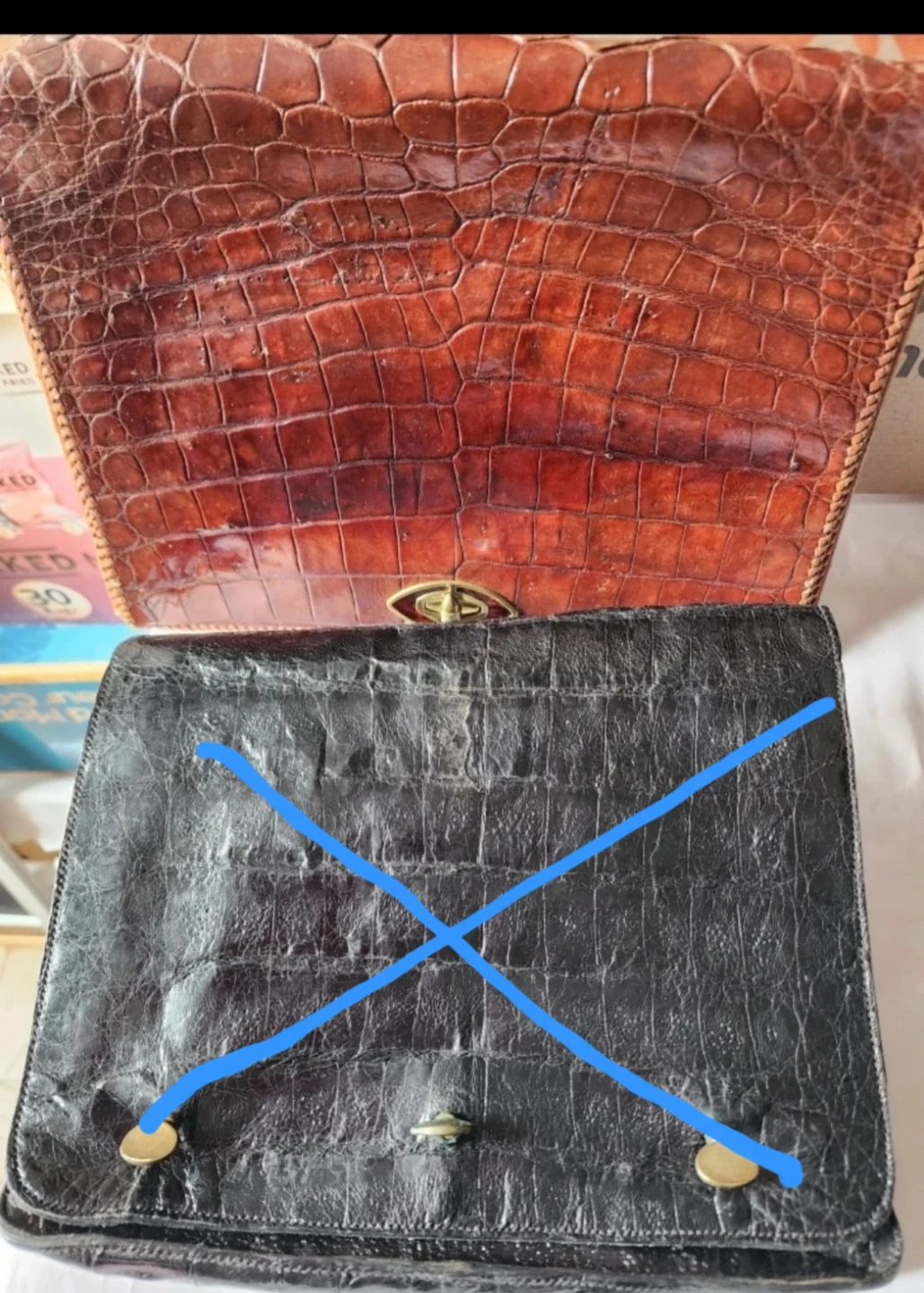 ALLIGATOR BAGS AND BELTS - photo 2
