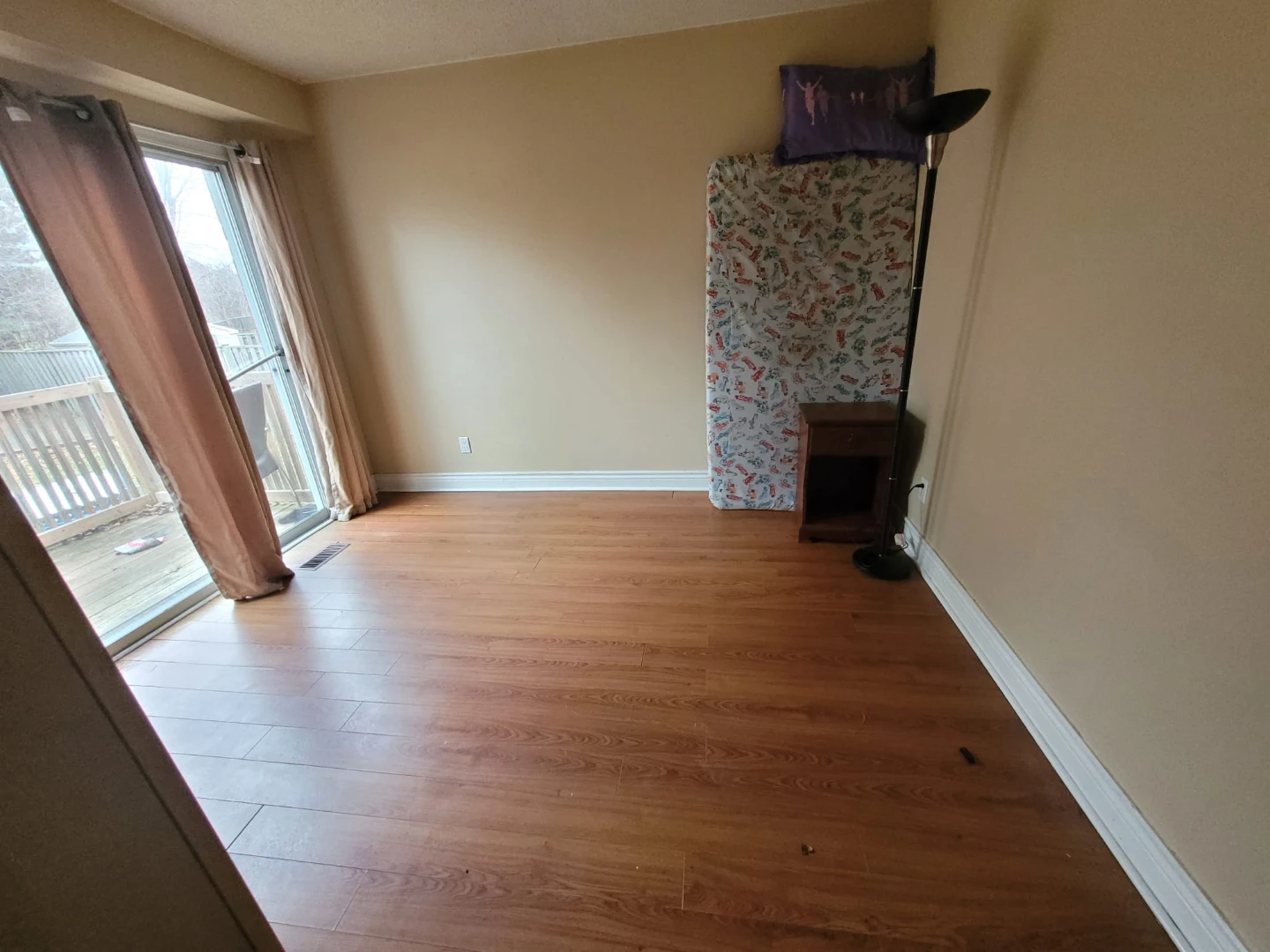 2-Door House with Garage - photo 2