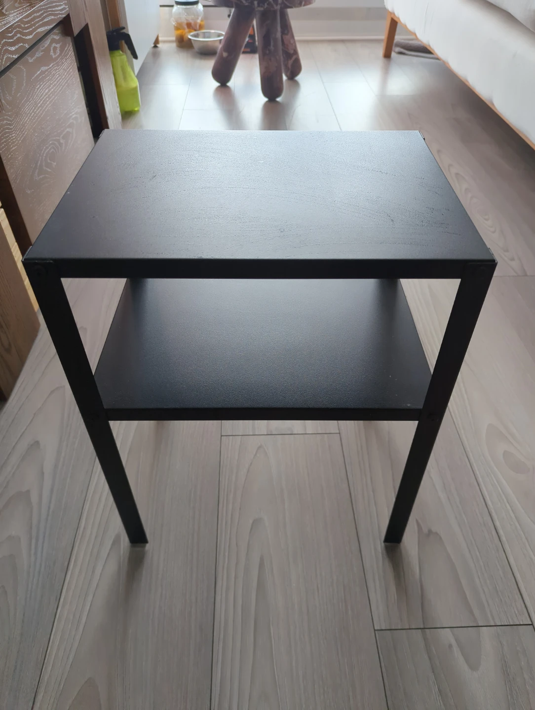Black Metal Two-Tier Side Table 🥕