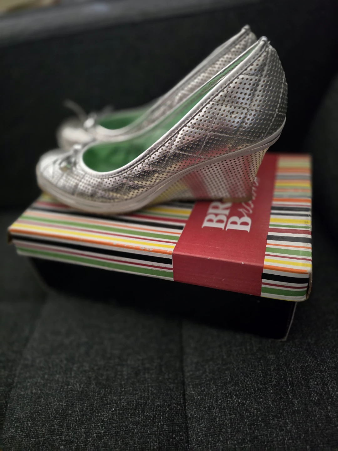 Bravo Woman Silver Wedge Espadrilles size 9 ( fits 8-8 1/2)
