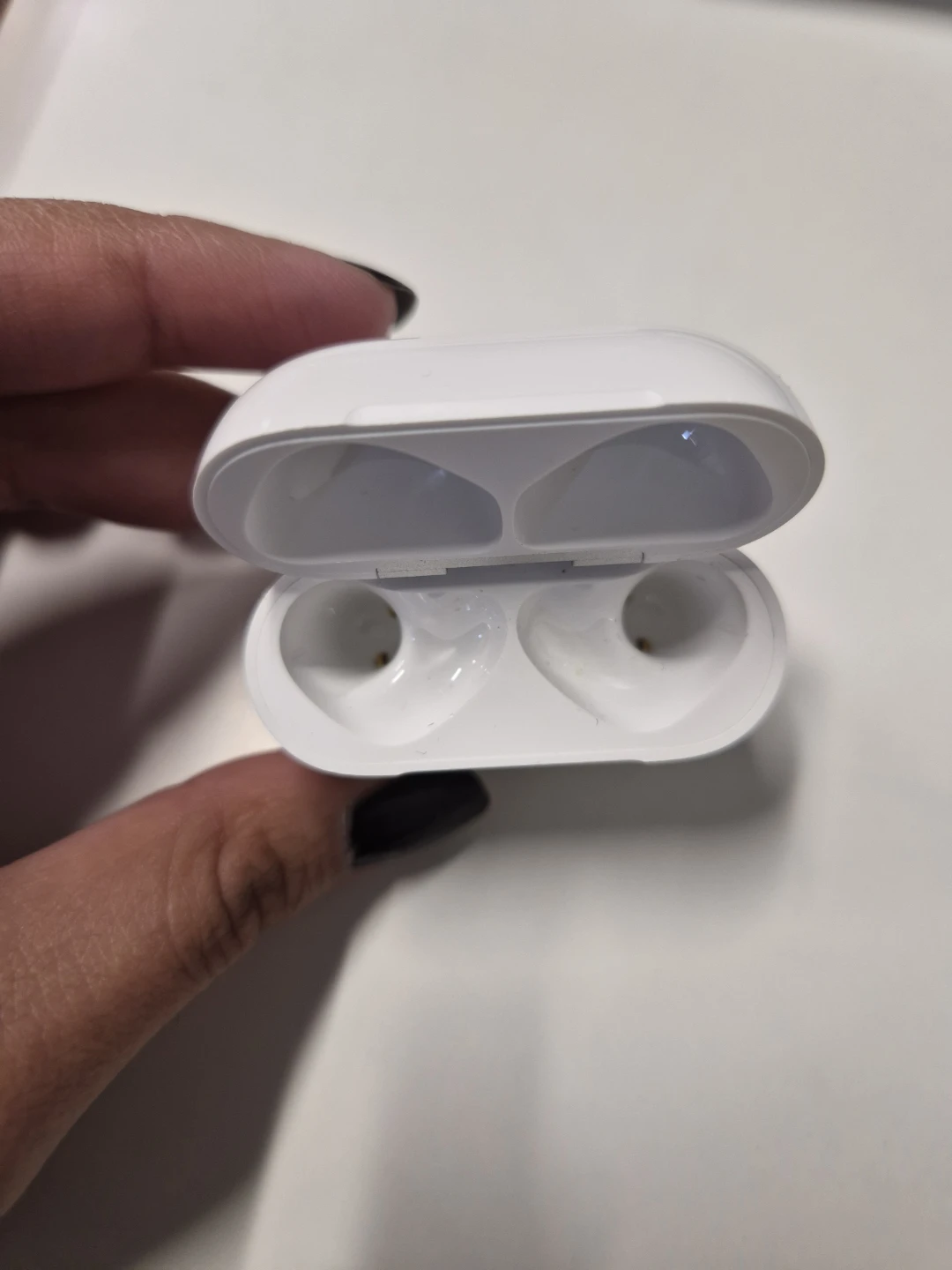 Apple AirPods 4 Charging Case & Earbud 🥕 - photo 4