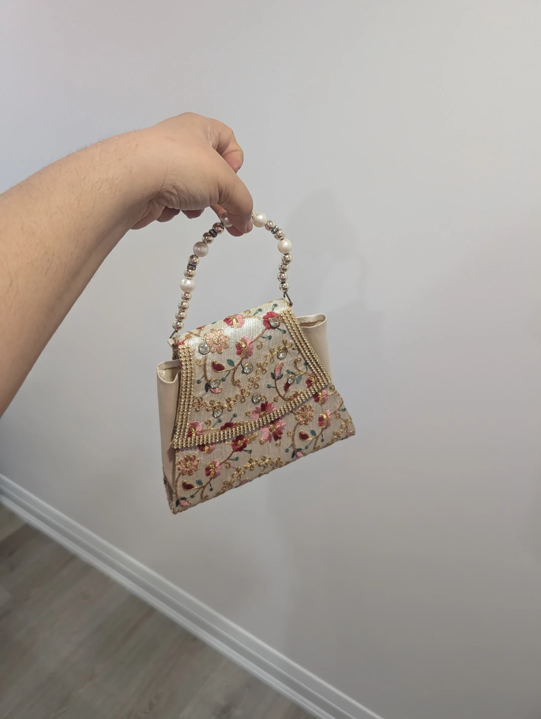Embroidered Clutch Bag with Pearl Handle - photo 4