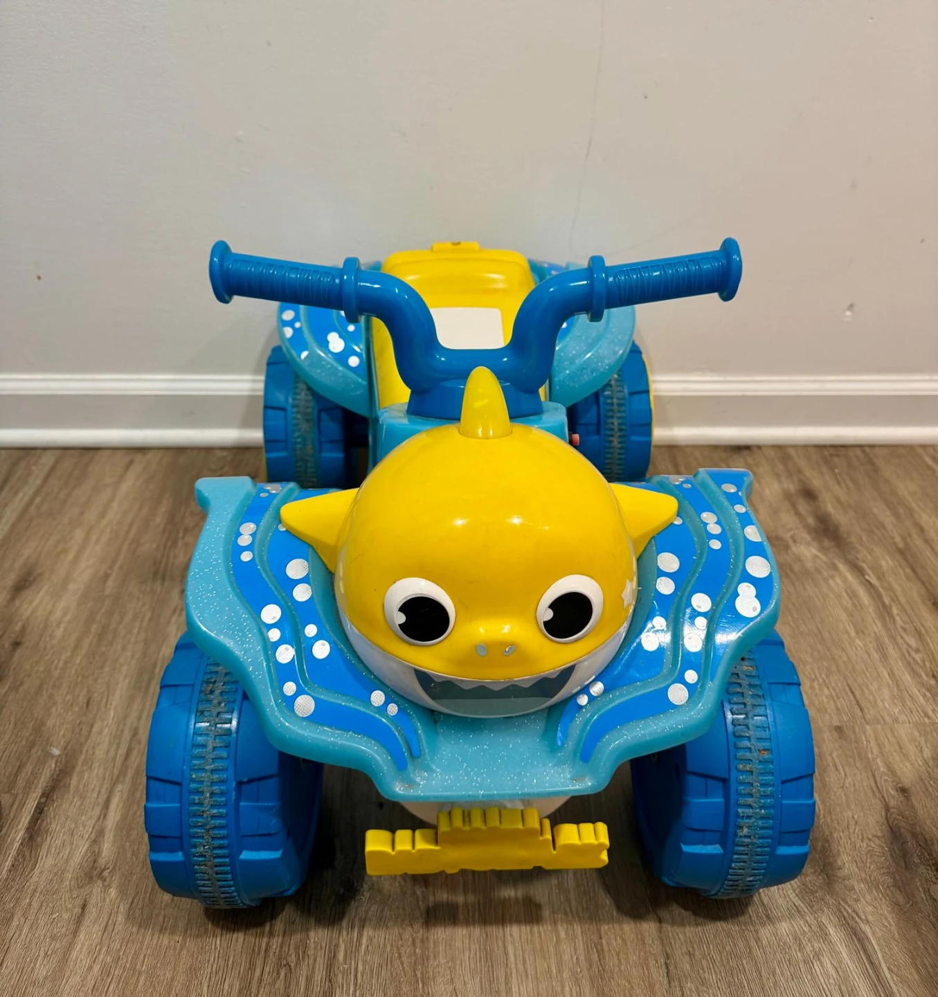 Baby Shark Ride-On Quad With Charger - photo 3