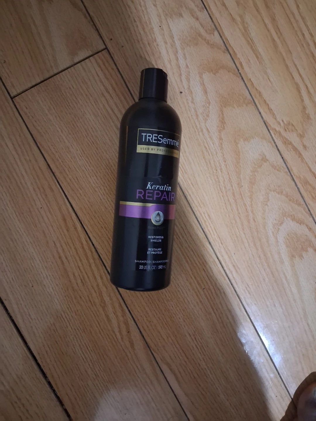 TRESemmé Keratin Repair Shampoo 20 oz