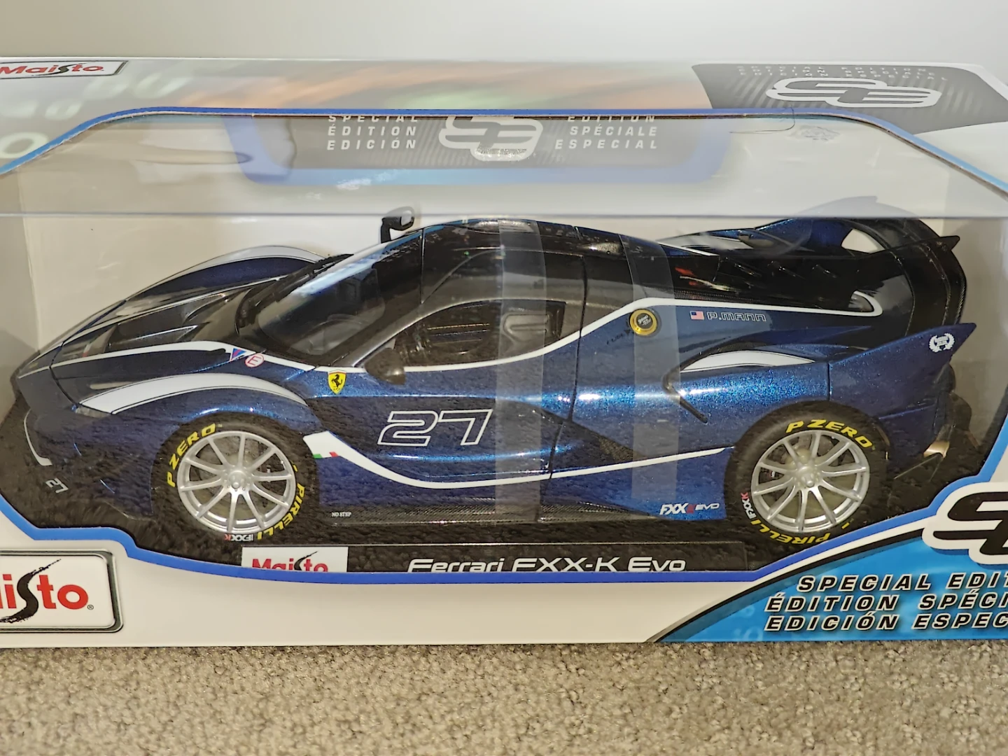 Maisto Special Edition Ferrari FXX K Evo 1:18 Die-Cast Model Car - photo 2
