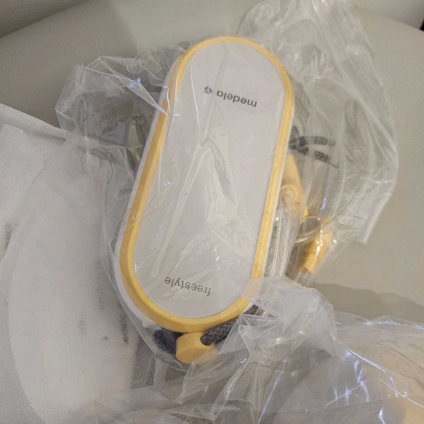 Medela Freestyle Double Electric Breast Pump - photo 4